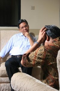 A therapeutic relationship between a therapist and client is built on trust and rapport